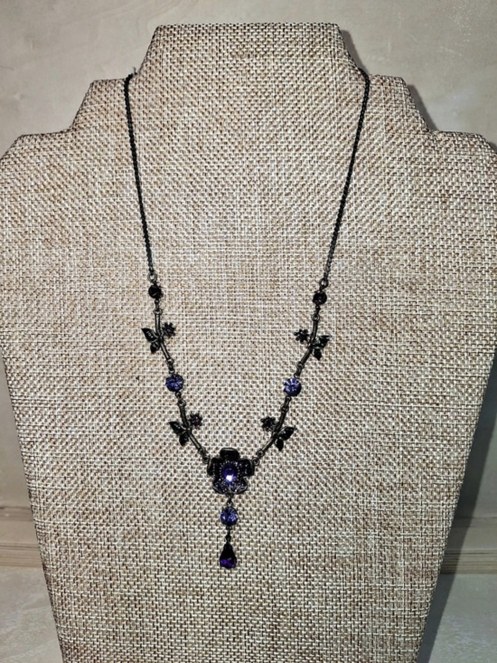 Floral Purple Pendant Necklace Like New